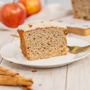 Porción de cake de manzana